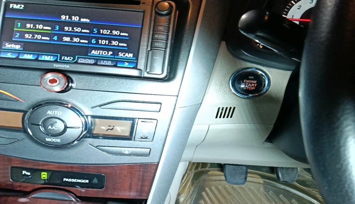 2013 Toyota Corolla Altis GL PETROL, Petrol, Manual, 1,83,823 km, interior