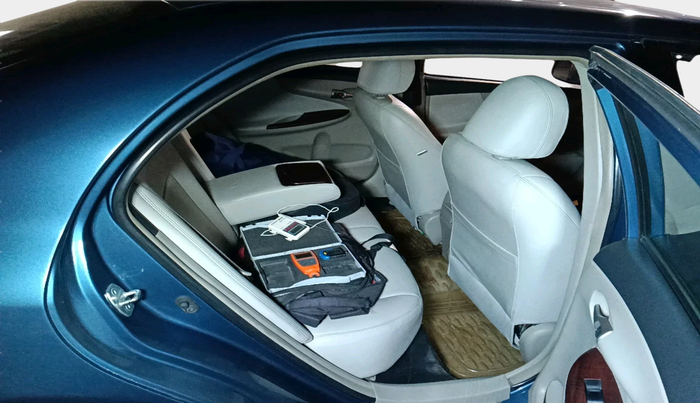 2013 Toyota Corolla Altis GL PETROL, Petrol, Manual, 1,83,823 km, interior