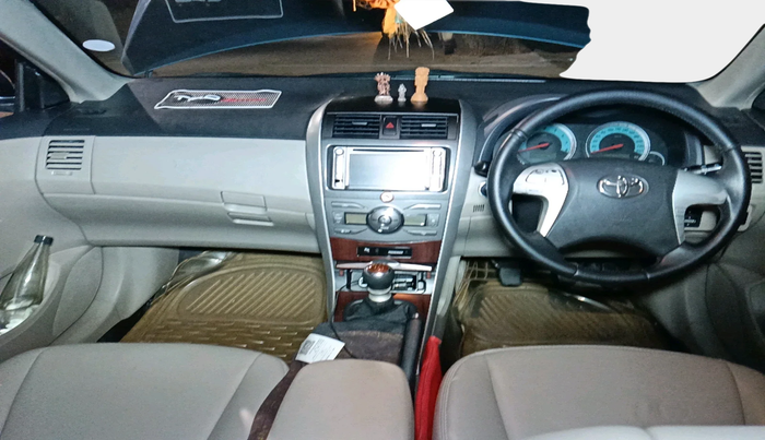 2013 Toyota Corolla Altis GL PETROL, Petrol, Manual, 1,83,823 km, interior