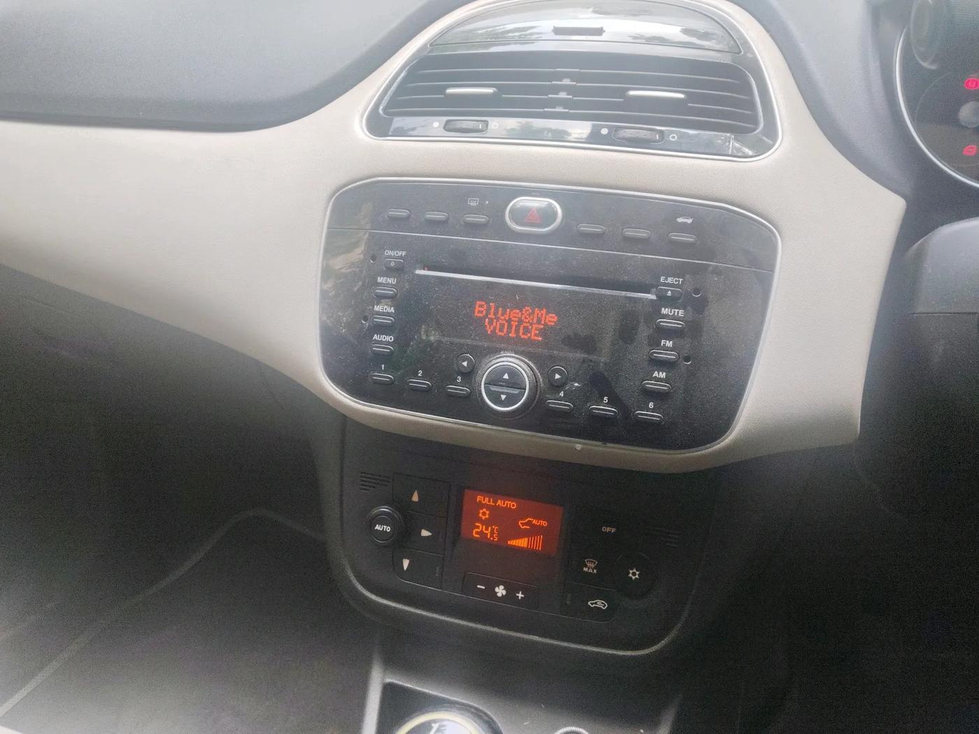 2014 Fiat Linea EMOTION 1.4 L T JET, Petrol, Manual, 72,939 km, interior