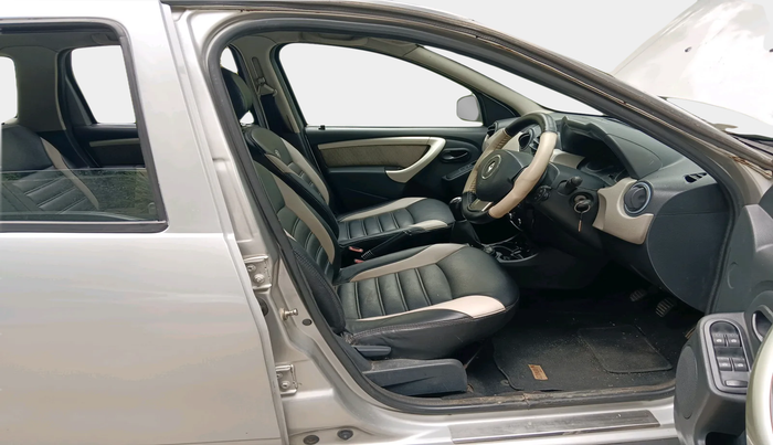 2013 Renault Duster 85 PS RXL DIESEL (OPT), Diesel, Manual, 67,953 km, interior