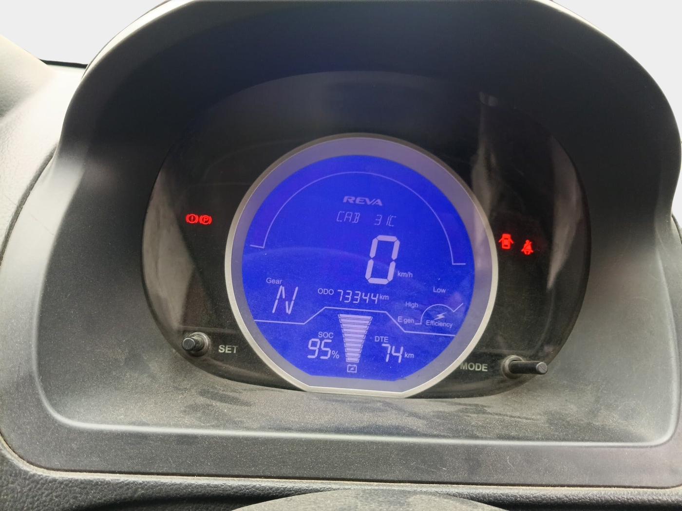 2013 Mahindra E2O T2, Electric, Automatic, 73,344 km, interior