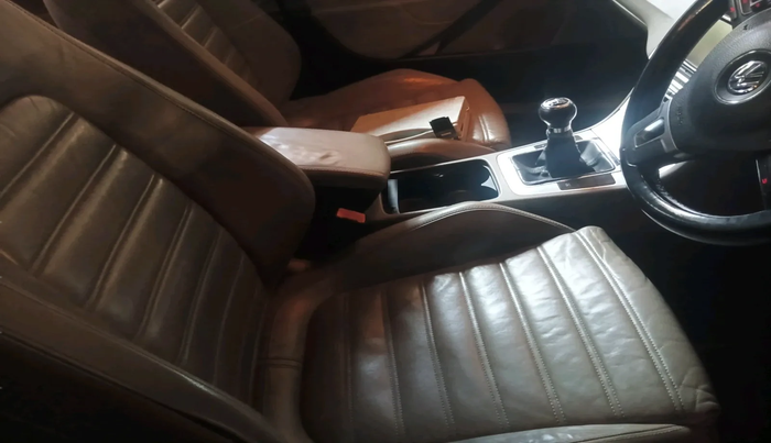 2010 Volkswagen Passat 1.8L TSI, Petrol, Manual, 97,122 km, interior