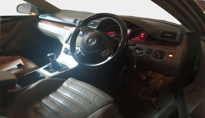 2010 Volkswagen Passat 1.8L TSI, Petrol, Manual, 97,122 km, interior