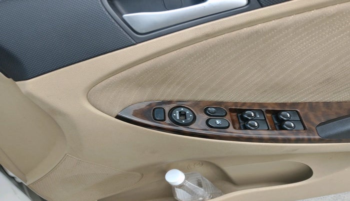 2015 Hyundai Verna FLUIDIC 4S 1.6 VTVT S, Petrol, Manual, 1,23,256 km, interior