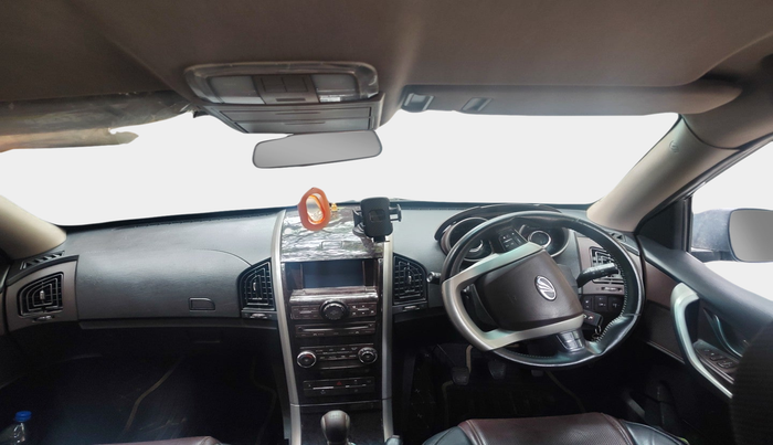 2014 Mahindra XUV500 W8, Diesel, Manual, 86,946 km, interior
