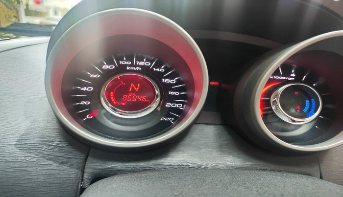 2014 Mahindra XUV500 W8, Diesel, Manual, 86,946 km, interior