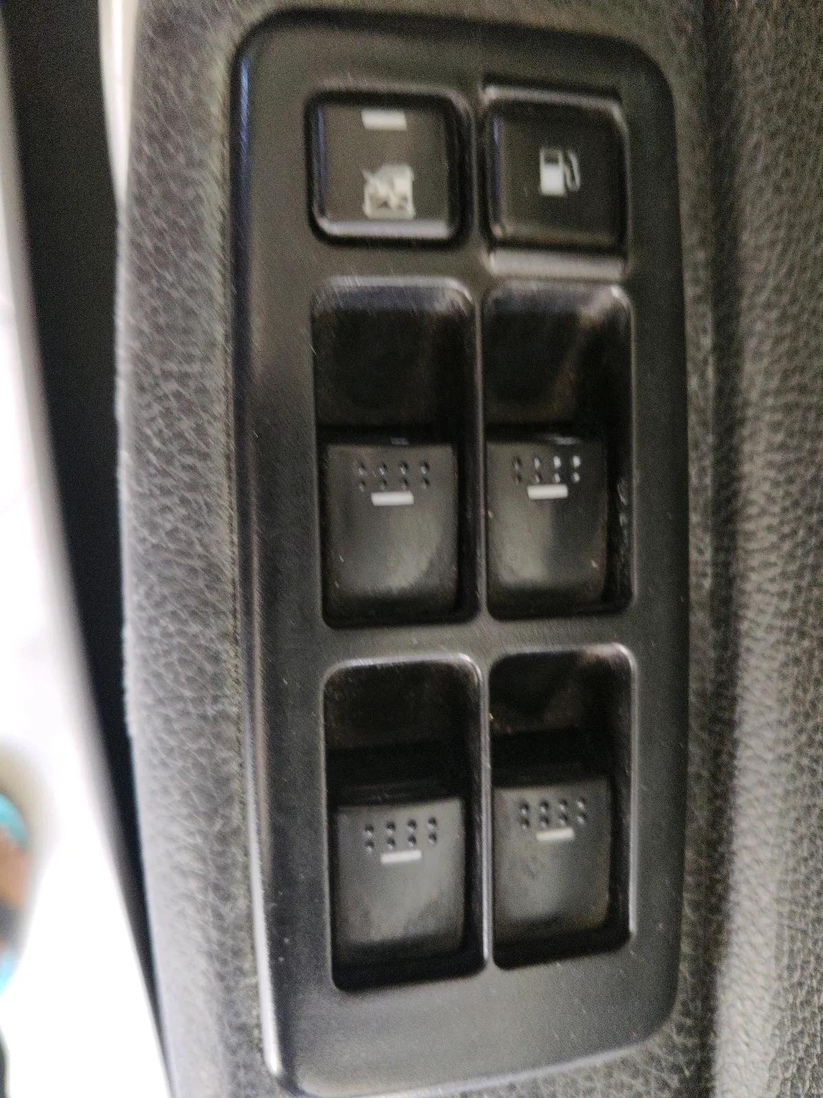 2016 Tata Safari Storme 2.2 EX 4X2, Diesel, Manual, 1,41,250 km, interior