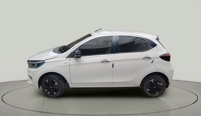 2024 Tata TIAGO EV XZ PLUS TECH LUX LONG RANGE, Electric, Automatic, 9,340 km, exterior