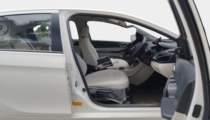 2024 Tata TIAGO EV XZ PLUS TECH LUX LONG RANGE, Electric, Automatic, 9,340 km, interior