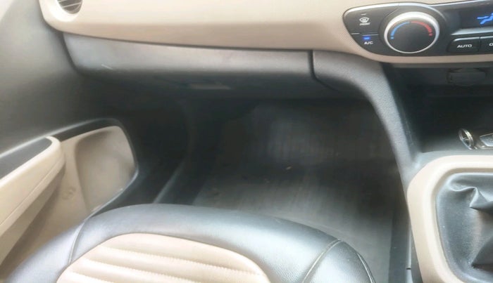 2017 Hyundai Grand i10 ASTA 1.2 KAPPA VTVT, Petrol, Manual, 59,775 km, interior