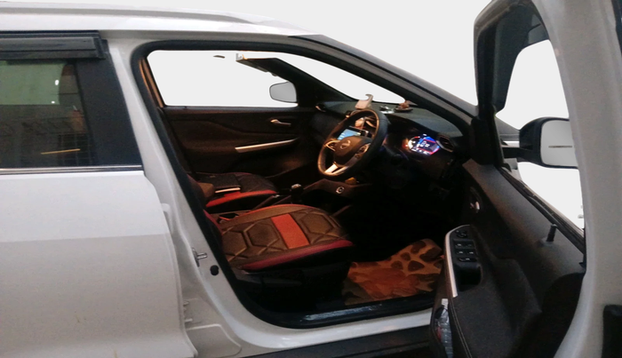 2024 Nissan MAGNITE XV Premium AMT, Petrol, Automatic, 18,951 km, interior