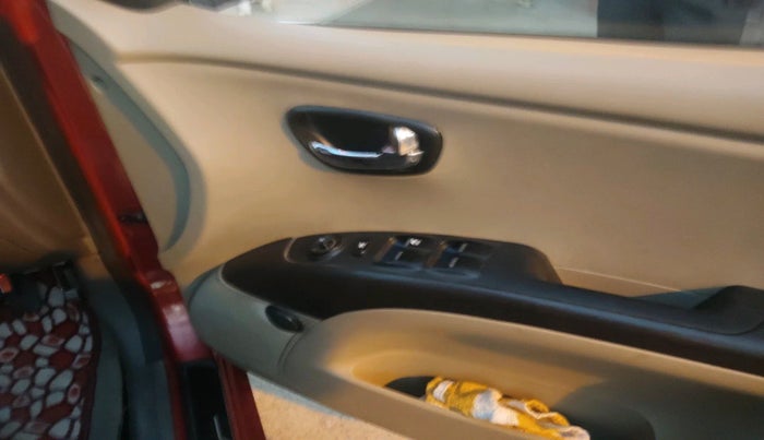 2013 Hyundai i10 MAGNA 1.2, Petrol, Manual, 95,963 km, interior