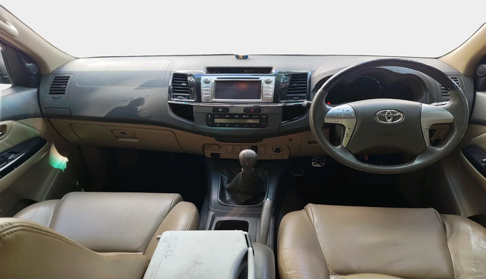 2012 Toyota Fortuner 3.0 4X2 MT, Diesel, Manual, 58,720 km, interior