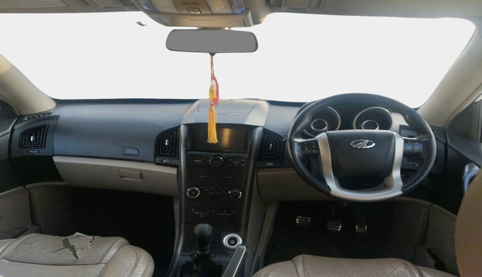 2016 Mahindra XUV500 W10 1.99, Diesel, Manual, 95,398 km, interior