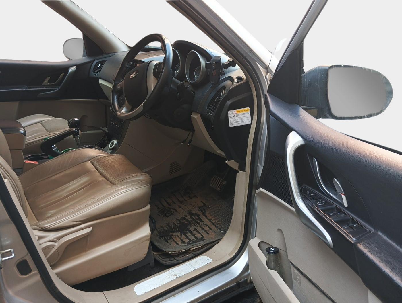 2016 Mahindra XUV500 W8 AT, Diesel, Automatic, 62,838 km, interior