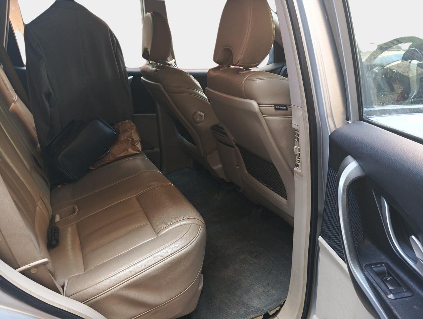 2016 Mahindra XUV500 W8 AT, Diesel, Automatic, 62,838 km, interior