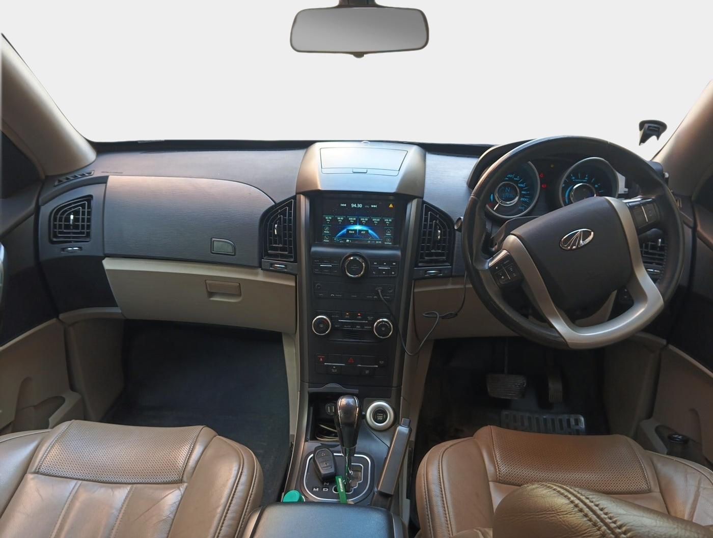 2016 Mahindra XUV500 W8 AT, Diesel, Automatic, 62,838 km, interior