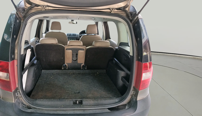 2012 Skoda Yeti ELEGANCE 2.0 TDI CR 4X4, Diesel, Manual, 1,53,400 km, exterior