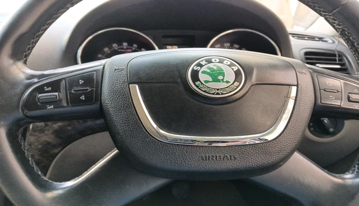 2012 Skoda Yeti ELEGANCE 2.0 TDI CR 4X4, Diesel, Manual, 1,53,400 km, interior