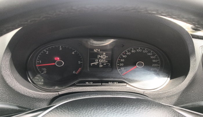 2017 Volkswagen Polo HIGHLINE1.5L, Diesel, Manual, 1,31,022 km, interior