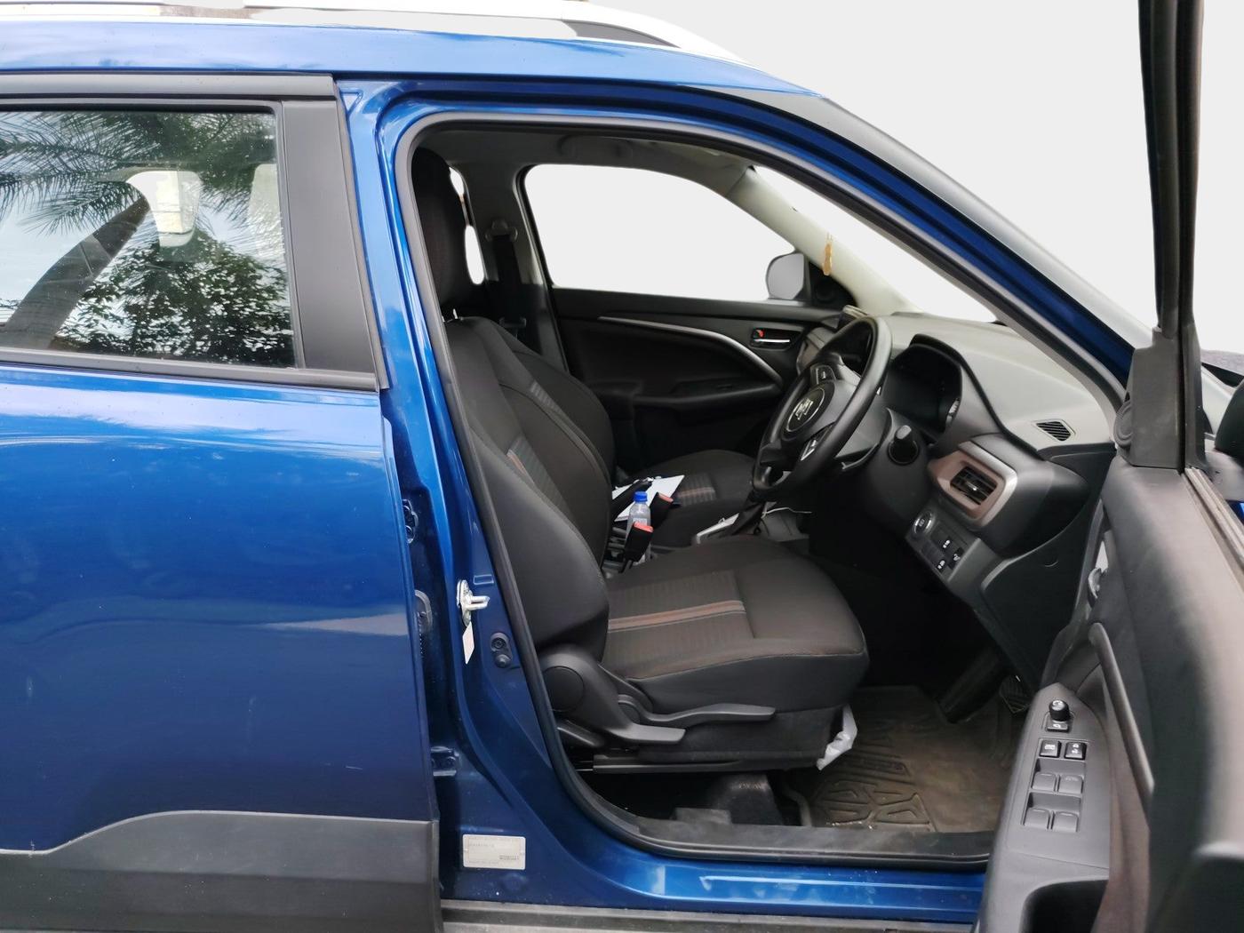 2024 Maruti BREZZA ZXI AT SMART HYBRID, Petrol, Automatic, 2,581 km, interior
