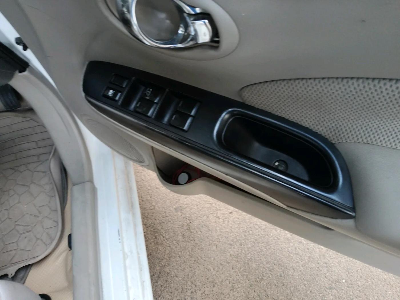 2012 Nissan Sunny XV DIESEL, Diesel, Manual, 1,02,777 km, interior