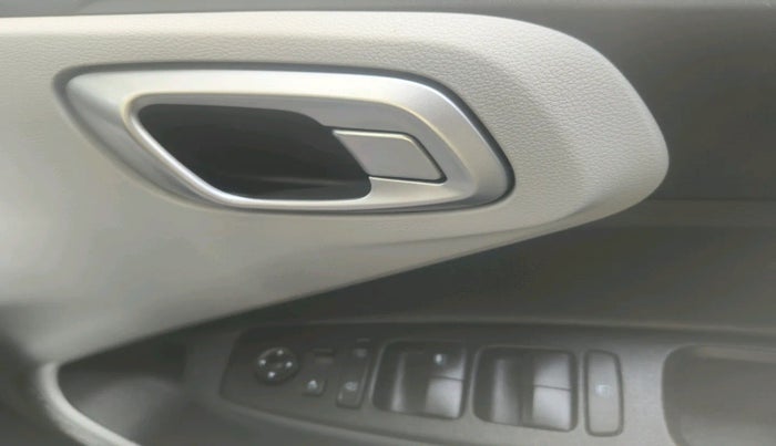 2025 Hyundai GRAND I10 NIOS ASTA AMT 1.2 KAPPA VTVT, Petrol, Automatic, 4,848 km, interior