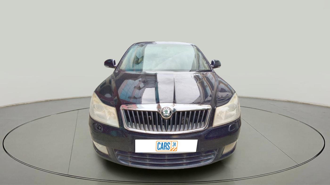 2011 Skoda Laura L&K 2.0 TDI AT, Diesel, Automatic, 2,51,901 km, exterior