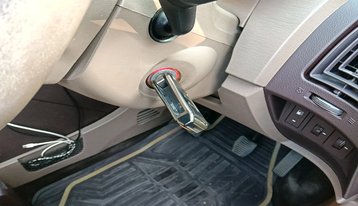 2013 Mahindra XUV500 W8, Diesel, Manual, 1,09,636 km, interior