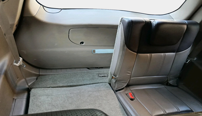 2013 Mahindra XUV500 W8, Diesel, Manual, 1,09,636 km, interior