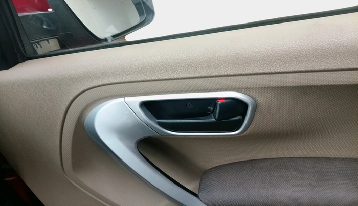 2015 Mahindra TUV300 T8, Diesel, Manual, 1,68,446 km, interior