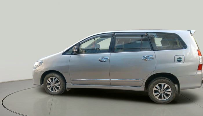 2015 Toyota Innova 2.5 VX 7 STR, Diesel, Manual, 1,10,152 km, exterior