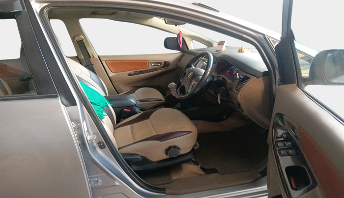 2015 Toyota Innova 2.5 VX 7 STR, Diesel, Manual, 1,10,152 km, interior