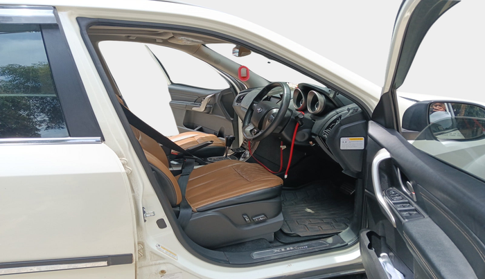 2019 Mahindra XUV500 W11 AT, Diesel, Automatic, 1,08,000 km, interior