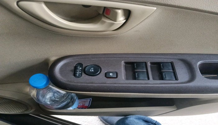 2014 Honda Amaze 1.5L I-DTEC S, Diesel, Manual, 1,43,134 km, interior