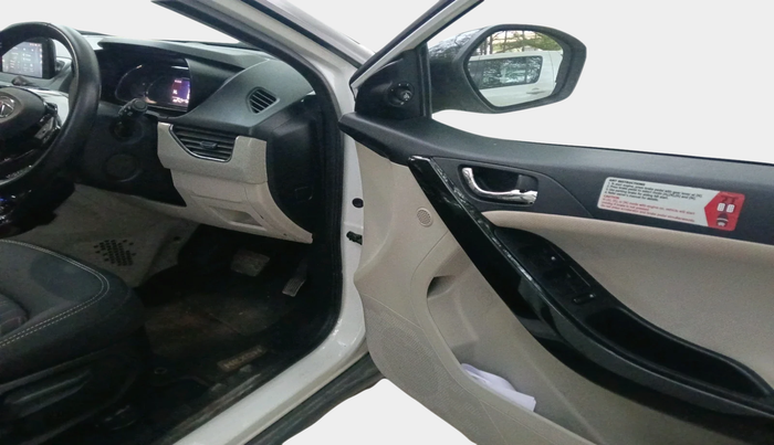 2022 Tata NEXON XZA PLUS SUNROOF PETROL, Petrol, Automatic, 20,274 km, interior