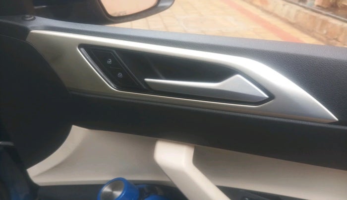 2023 Volkswagen VIRTUS TOPLINE TSI 1.0 MT, Petrol, Manual, 14,689 km, interior