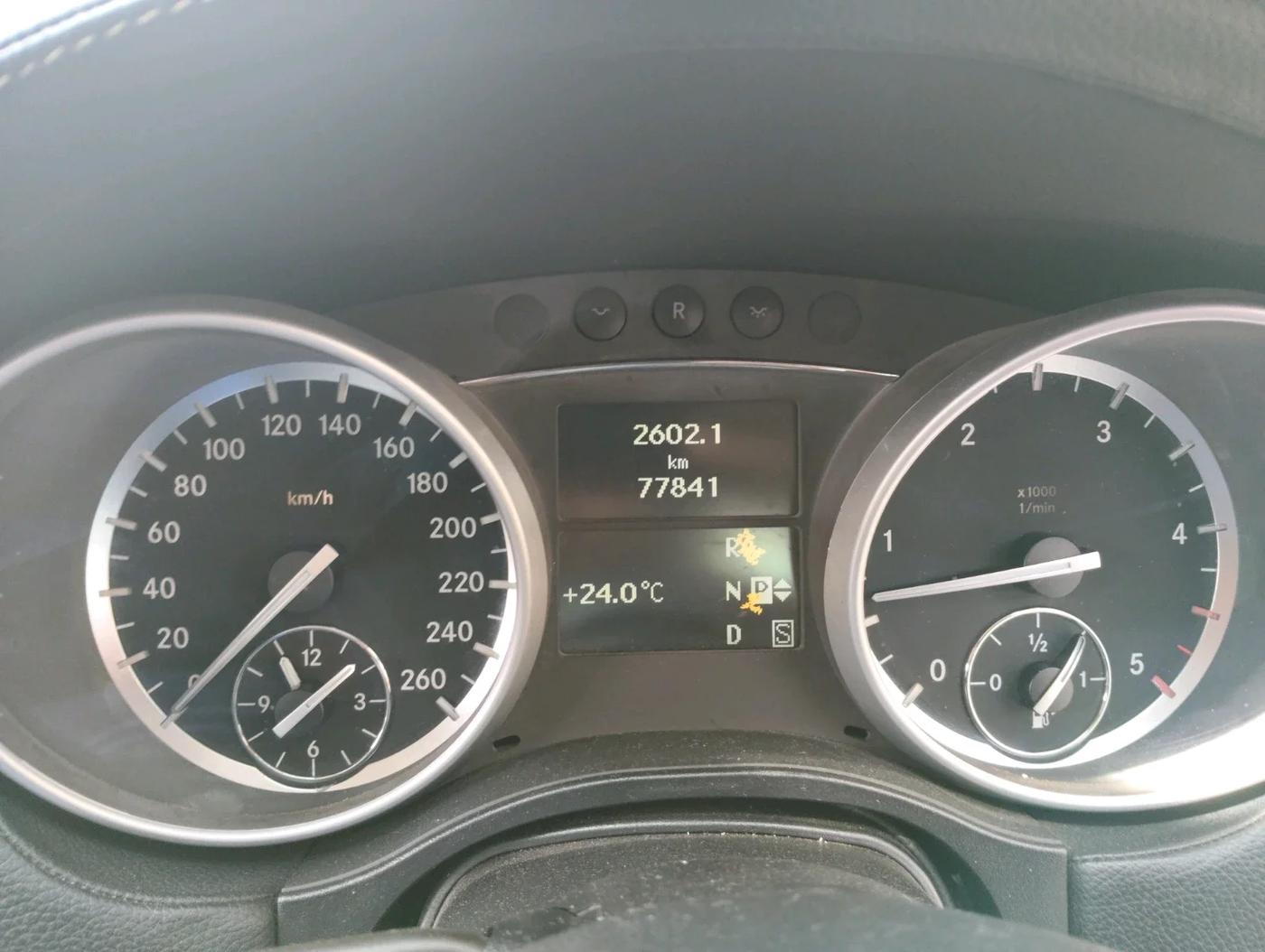 2012 Mercedes Benz GL Class 350 CDI Blue EFFICIENCY, Diesel, Automatic, 77,841 km, interior