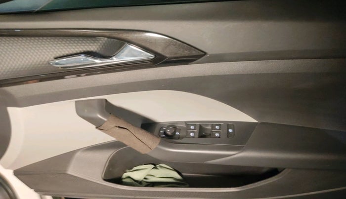 2022 Skoda KUSHAQ STYLE 1.5L TSI MT, Petrol, Manual, 36,421 km, interior