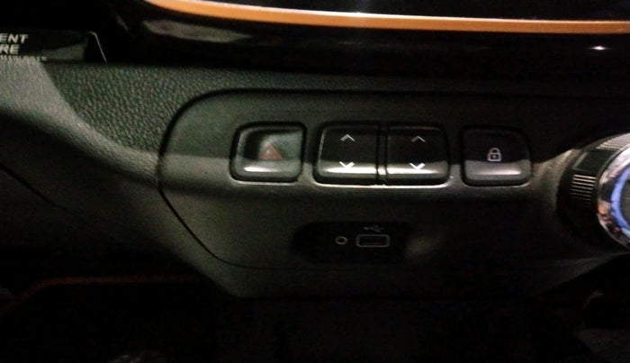 2019 Renault Kwid CLIMBER 1.0 AMT, Petrol, Automatic, 16,874 km, interior