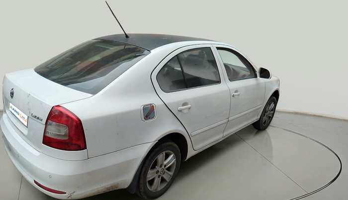 2010 Skoda Laura AMBITION 1.8 TSI, Petrol, Manual, 1,01,575 km, exterior