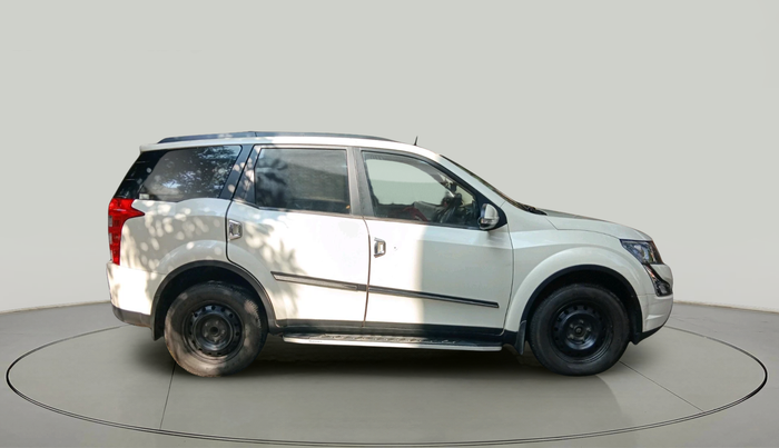 2017 Mahindra XUV500 W6, Diesel, Manual, 95,783 km, exterior