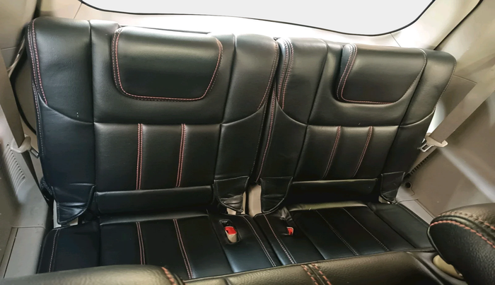 2017 Mahindra XUV500 W6, Diesel, Manual, 95,783 km, interior