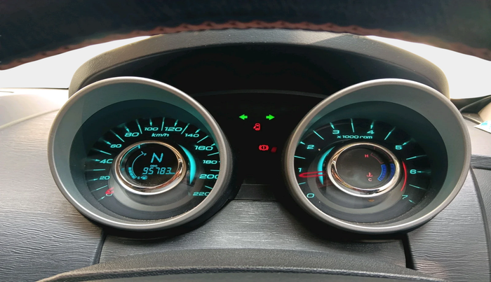 2017 Mahindra XUV500 W6, Diesel, Manual, 95,783 km, interior