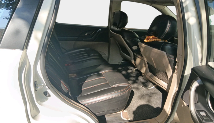 2017 Mahindra XUV500 W6, Diesel, Manual, 95,783 km, interior