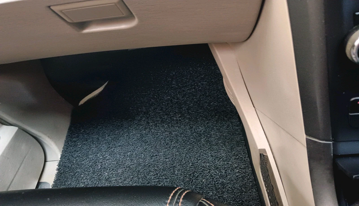 2017 Mahindra XUV500 W6, Diesel, Manual, 95,783 km, interior