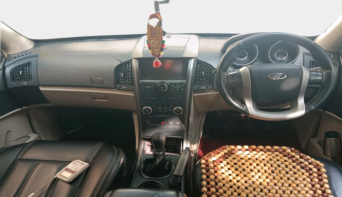 2017 Mahindra XUV500 W6, Diesel, Manual, 95,783 km, interior