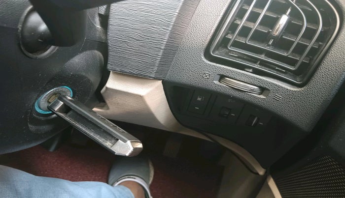 2017 Mahindra XUV500 W6, Diesel, Manual, 95,783 km, interior