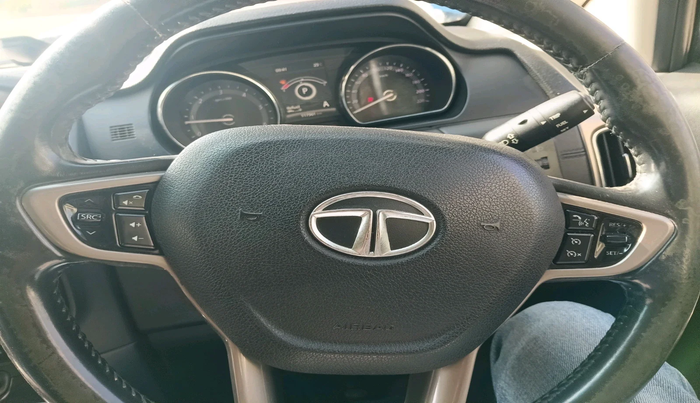 2017 Tata Hexa XTA 4X2 7 STR, Diesel, Automatic, 1,17,561 km, interior